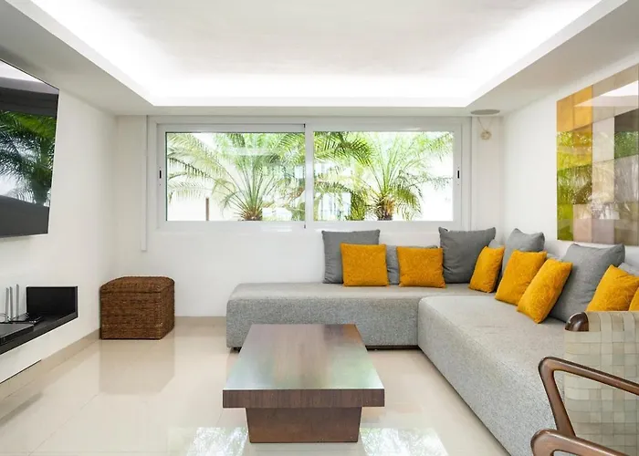 Villa Rosmar Luxury Beachfront House *