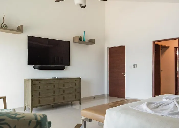 Rosmar Luxury Beachfront House *
